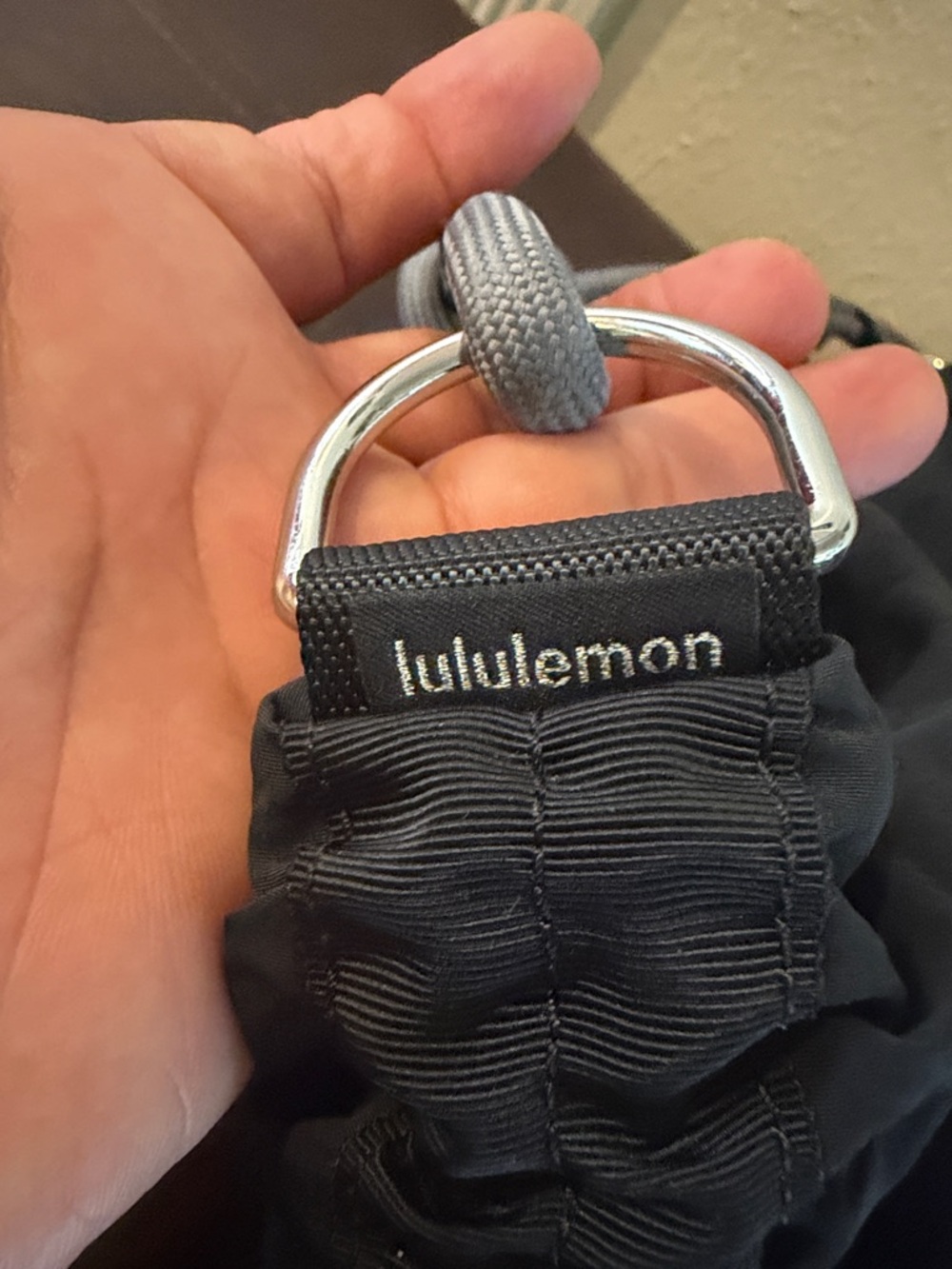 lululemon athletica Black women Duffel with Rope Handle and Removable Strap 16L - Picture 3 of 7